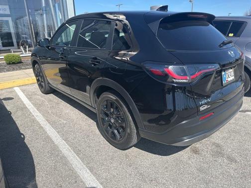 Crystal Black Pearl 2024 Honda HR-V Sport