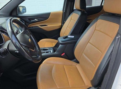 Iridescent Pearl Tricoat 2018 Chevrolet Equinox Premier