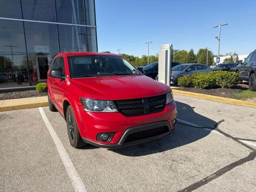 Redline 2 Coat Pearl 2019 Dodge Journey SE