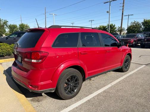 Redline 2 Coat Pearl 2019 Dodge Journey SE