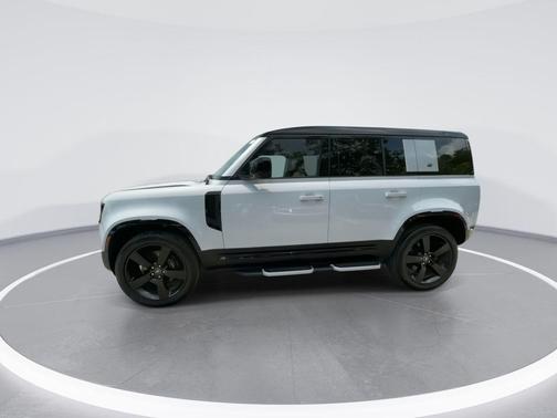 2023 Land Rover Defender 110 V8