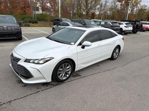 2019 Toyota Avalon XLE