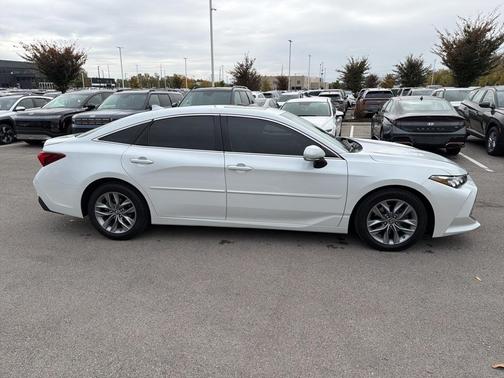 2019 Toyota Avalon XLE