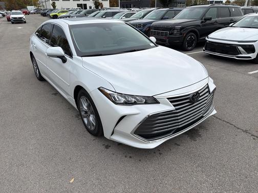 2019 Toyota Avalon XLE