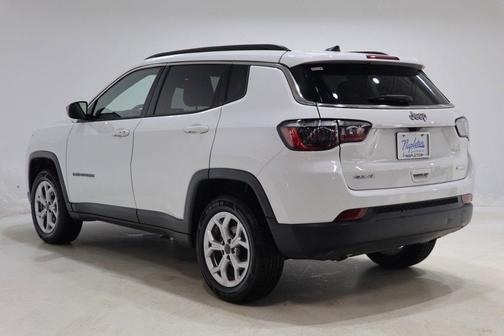 Bright White Clearcoat 2025 Jeep Compass Latitude