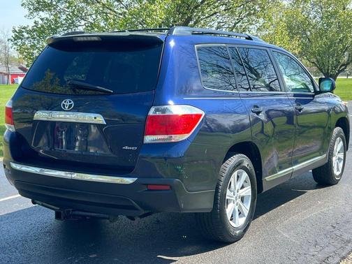 2012 Toyota Highlander SE