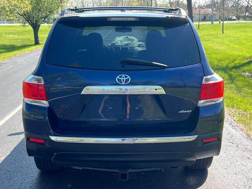 2012 Toyota Highlander SE