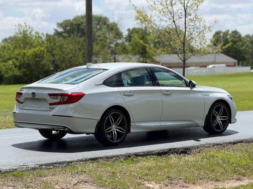 White 2022 Honda Accord Hybrid Touring