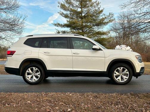 2018 Volkswagen Atlas SE w/Tech Pkg Sport Utility 4D