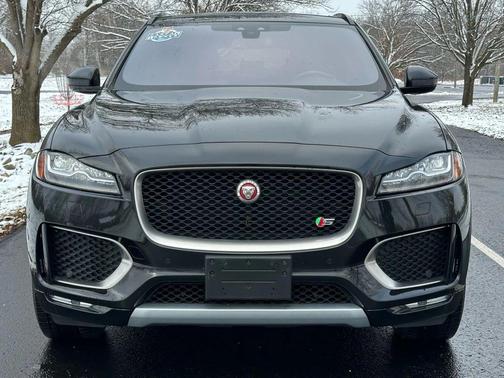 2018 Jaguar F-PACE S