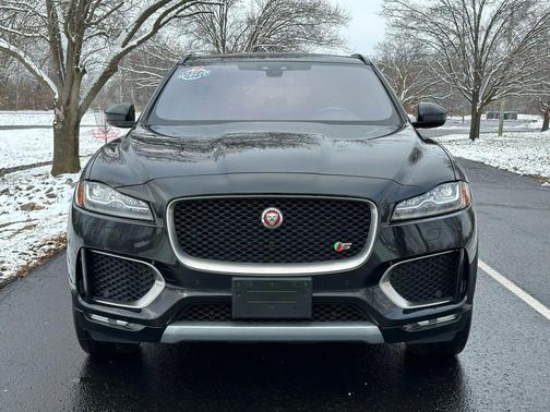 2018 Jaguar F-PACE S