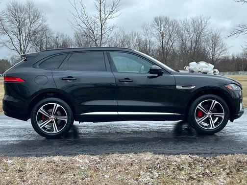 2018 Jaguar F-PACE S