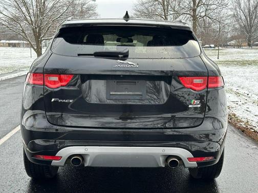 2018 Jaguar F-PACE S