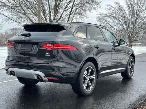 2018 Jaguar F-PACE S