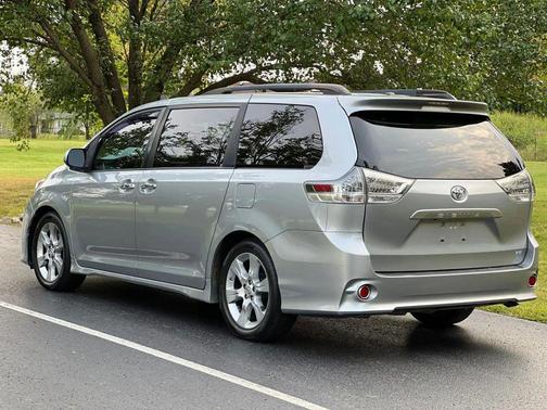 2013 Toyota Sienna SE