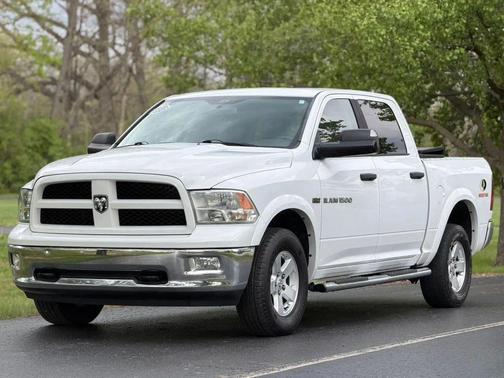 White 2012 RAM 1500 SLT