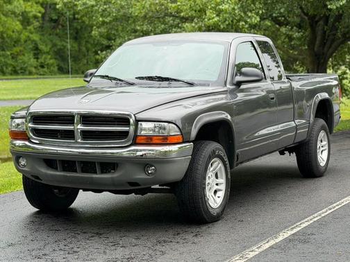 Gray 2003 Dodge Dakota SLT Club Cab