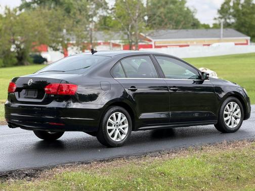 Black 2014 Volkswagen Jetta Auto SE w/Connectivity