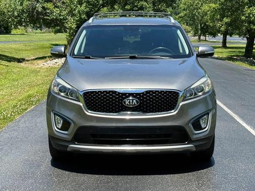 Gray 2016 Kia Sorento EX