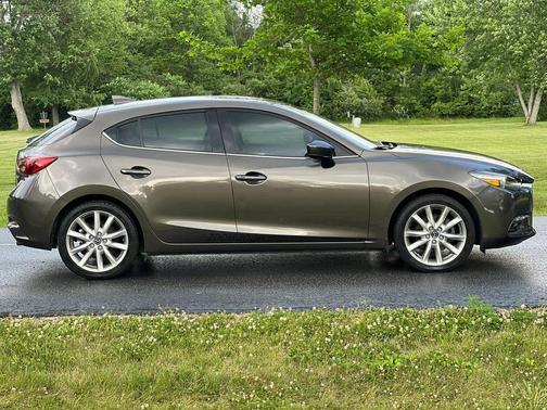 Gray 2017 Mazda Mazda3 Grand Touring
