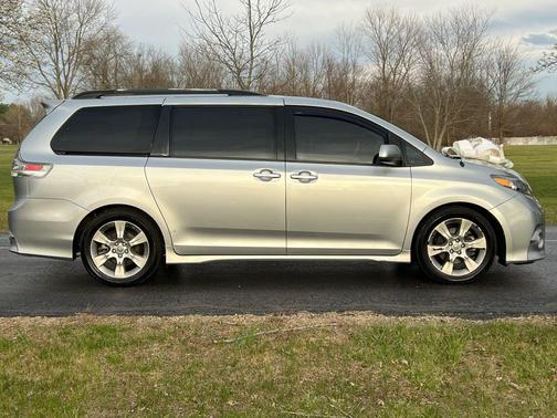 2013 Toyota Sienna SE