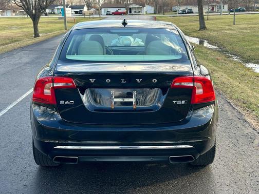 2016 Volvo S60 Inscription T5 Inscription Platinum