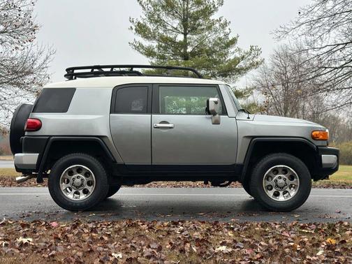 2012 Toyota FJ Cruiser Base
