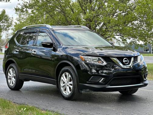 Black 2015 Nissan Rogue SV