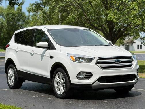 White 2019 Ford Escape SE