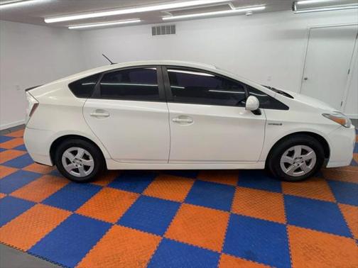 2010 Toyota Prius III