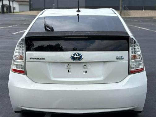 2010 Toyota Prius III