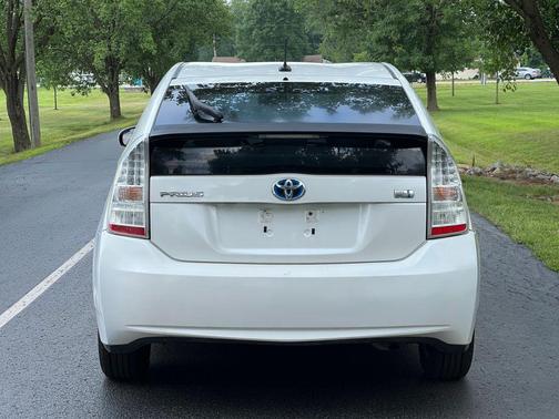 2010 Toyota Prius III