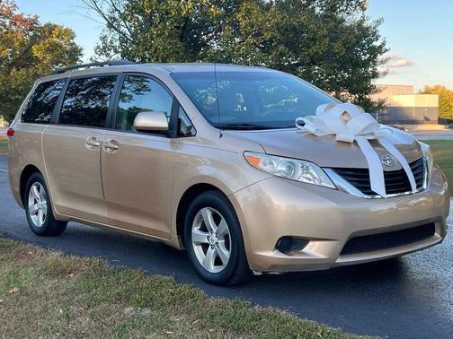 2011 Toyota Sienna LE