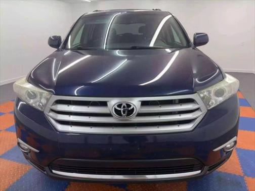 2013 Toyota Highlander SE