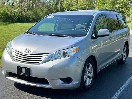 Silver 2017 Toyota Sienna LE