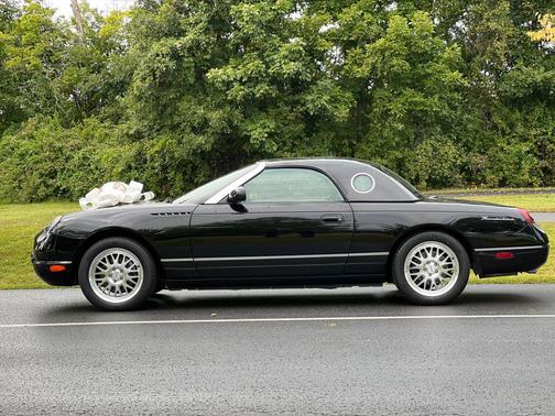 2002 Ford Thunderbird Base
