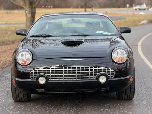 2002 Ford Thunderbird Base