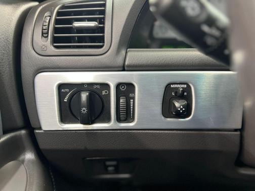 2002 Ford Thunderbird Base