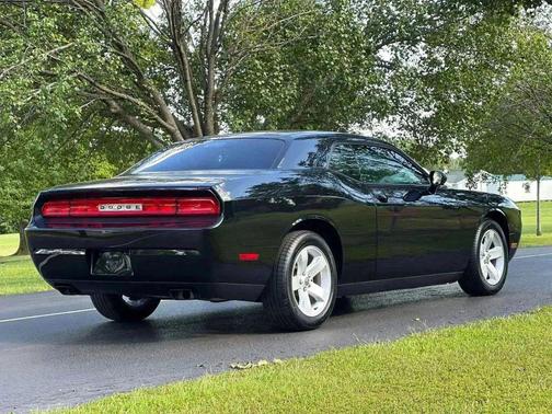 2012 Dodge Challenger SXT