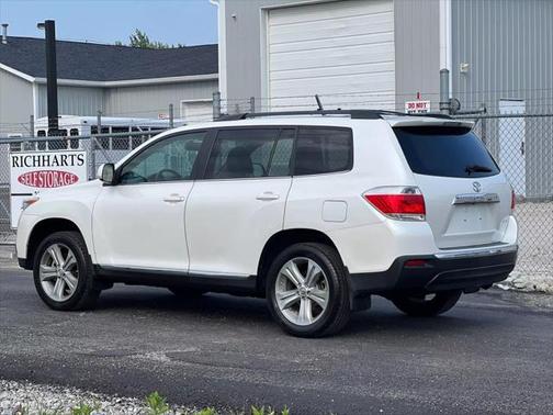 2013 Toyota Highlander SE