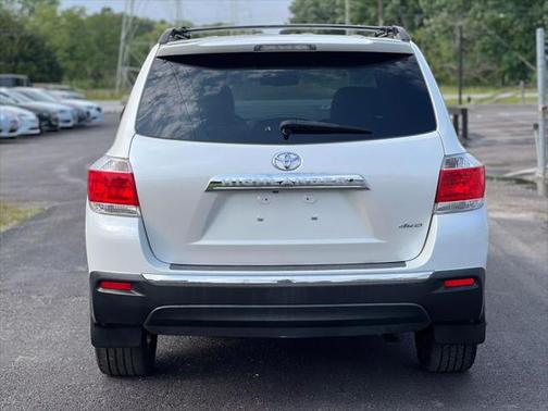 2013 Toyota Highlander SE