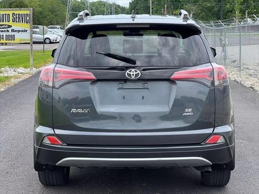 2018 Toyota RAV4 SE