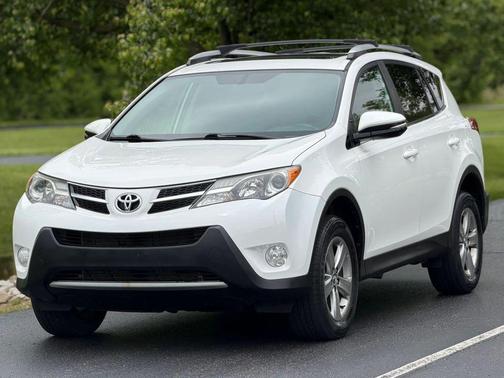 White 2015 Toyota RAV4 XLE