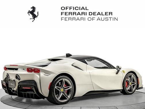Bianco Avus 2023 Ferrari SF90 Stradale Base