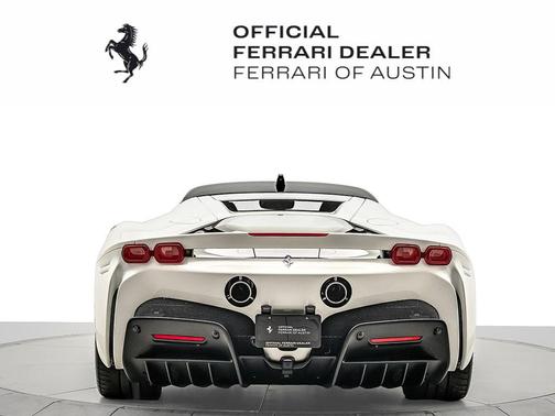Bianco Avus 2023 Ferrari SF90 Stradale Base