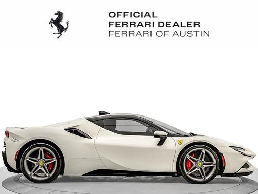 Bianco Avus 2023 Ferrari SF90 Stradale Base