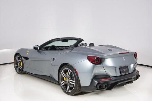 Rosso Corsa 2019 Ferrari Portofino Base