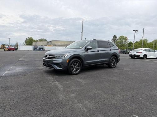 Platinum Gray Metallic 2023 Volkswagen Tiguan 2.0T SE 4MOTION