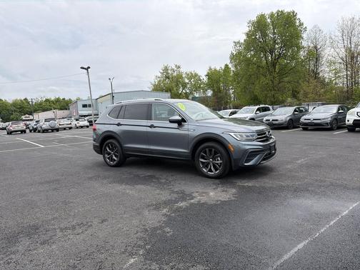 Platinum Gray Metallic 2023 Volkswagen Tiguan 2.0T SE 4MOTION