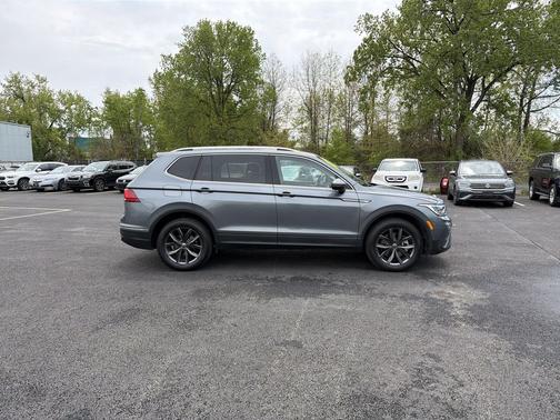 Platinum Gray Metallic 2023 Volkswagen Tiguan 2.0T SE 4MOTION